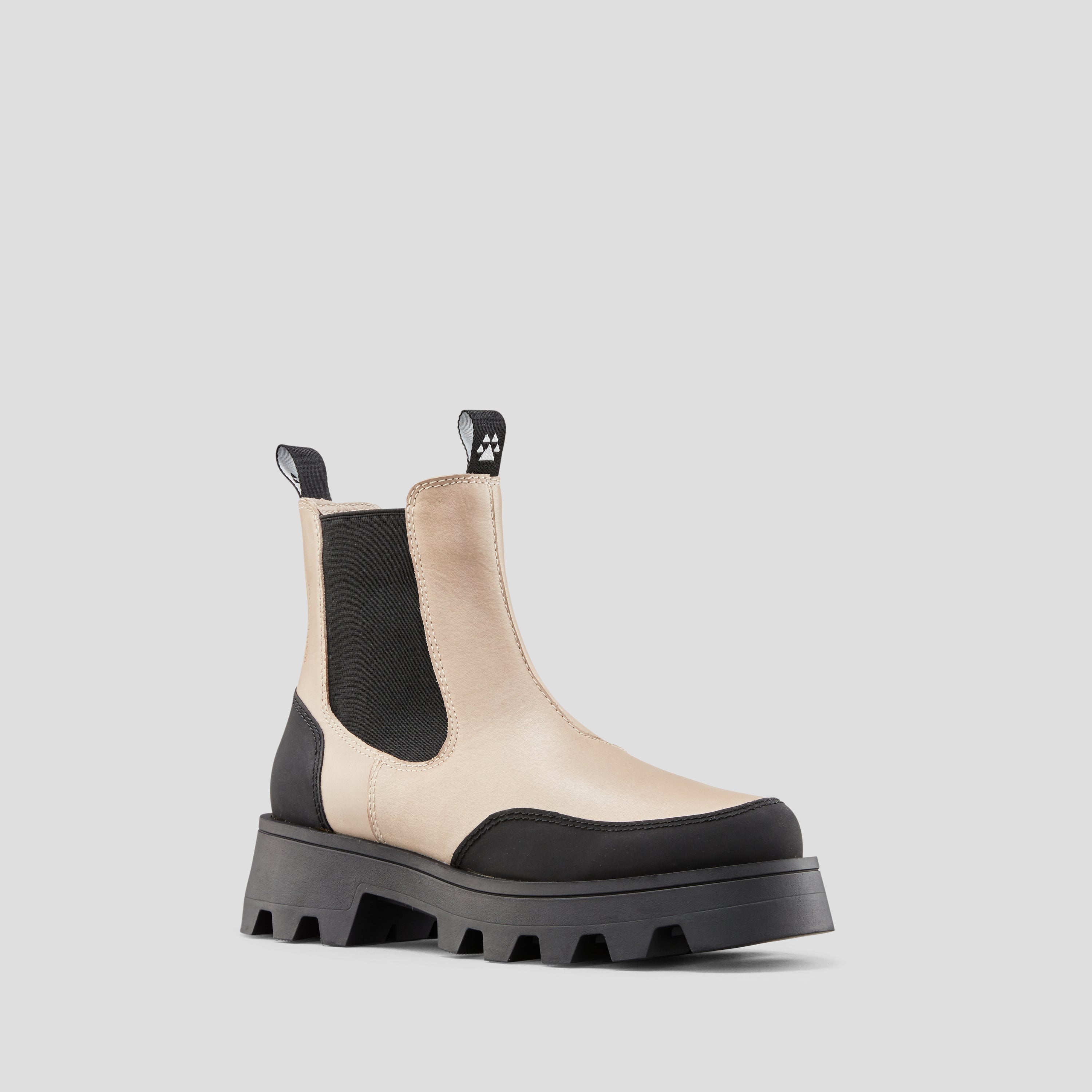 Cream hotsell chelsea boots